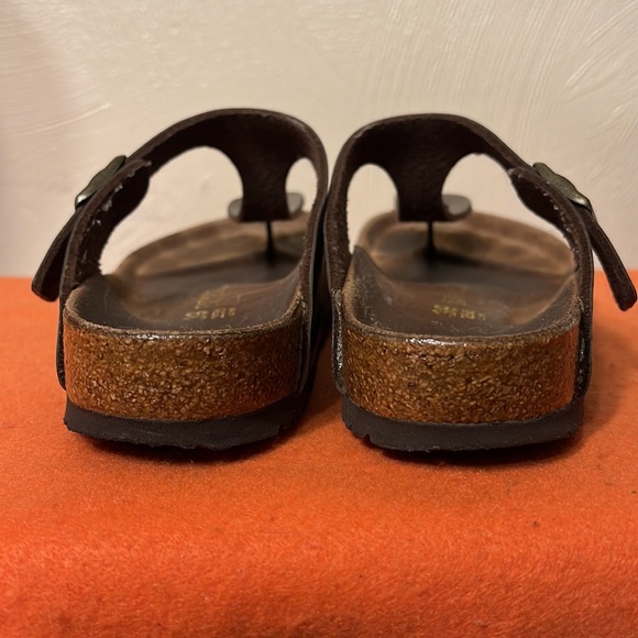 Birkenstock Gizeh bronze sandals 8/Euro 39 - Picture 4 of 12